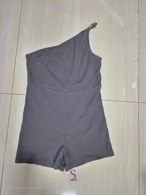 Unitard gris comodo para andar en casa L