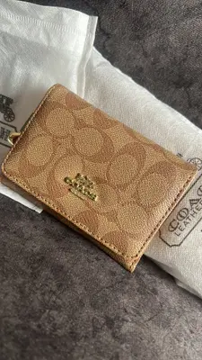 Billetera coach peq 