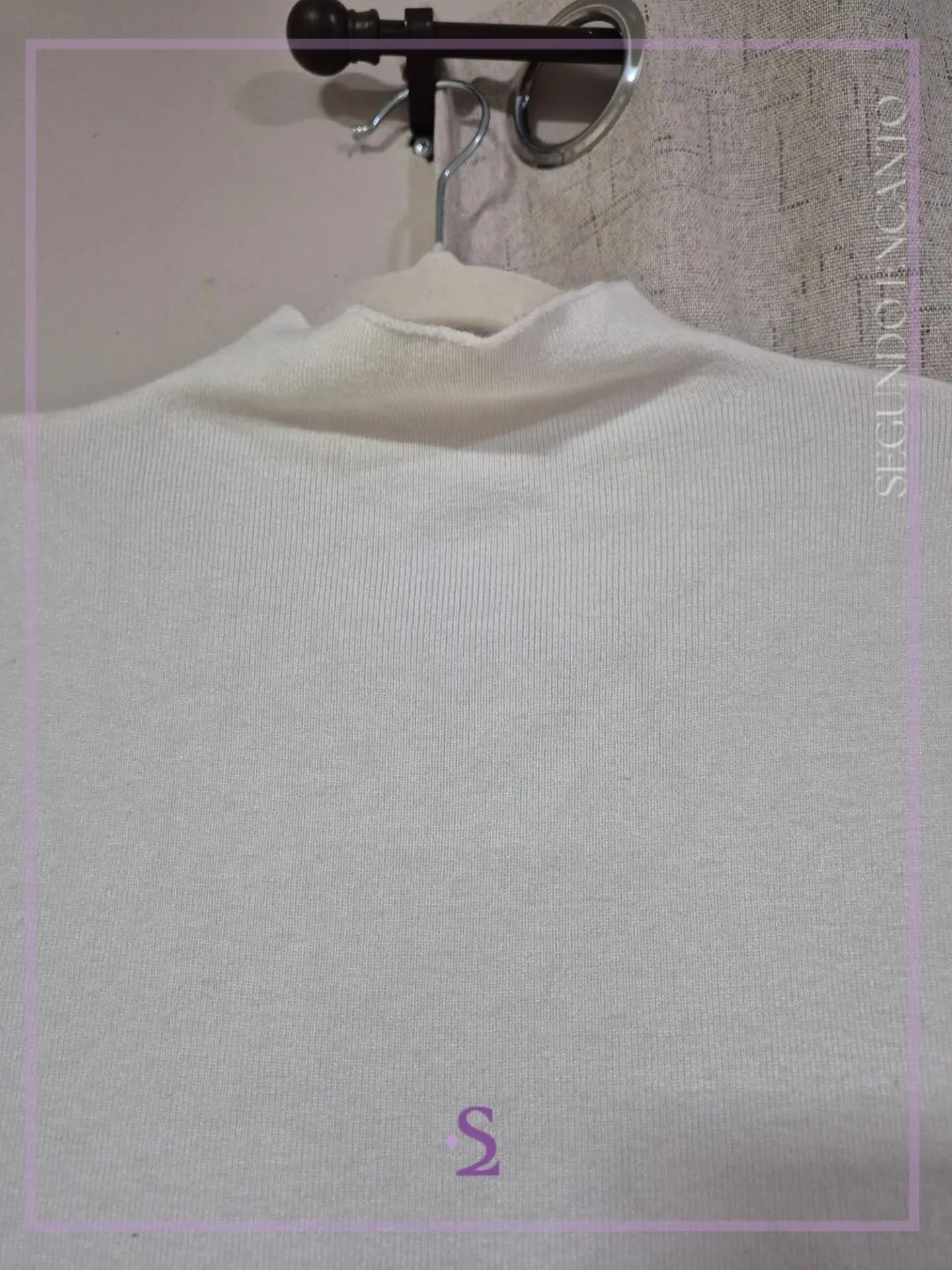 Blusa blanca cuello alto L - Image 2