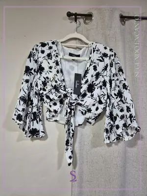 Croptop playero blanco y negro M