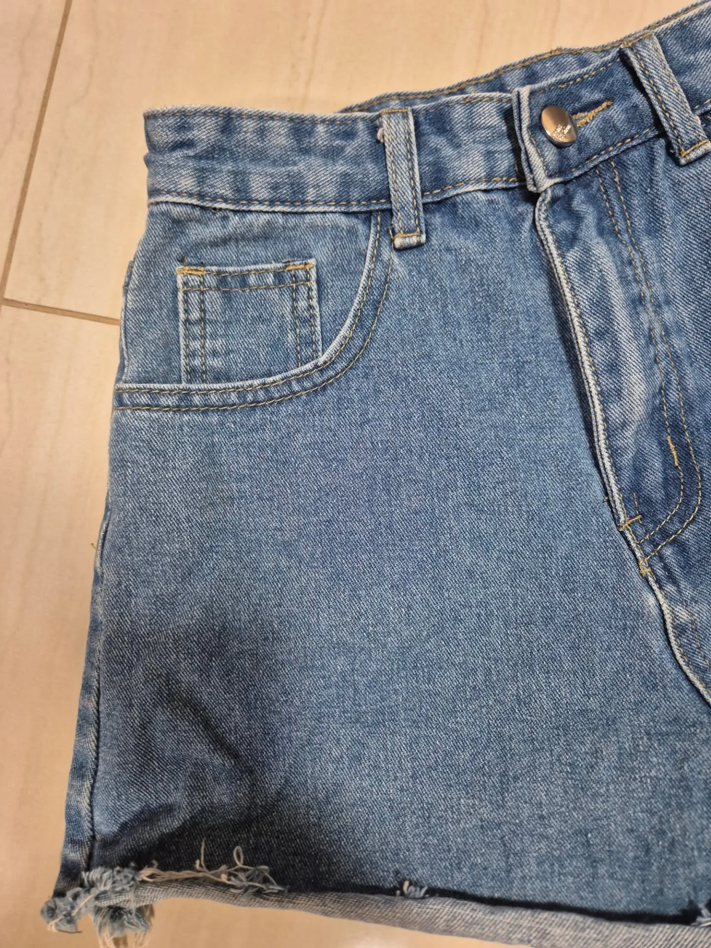 Short denim con estrellas en bolsillos S - Image 2