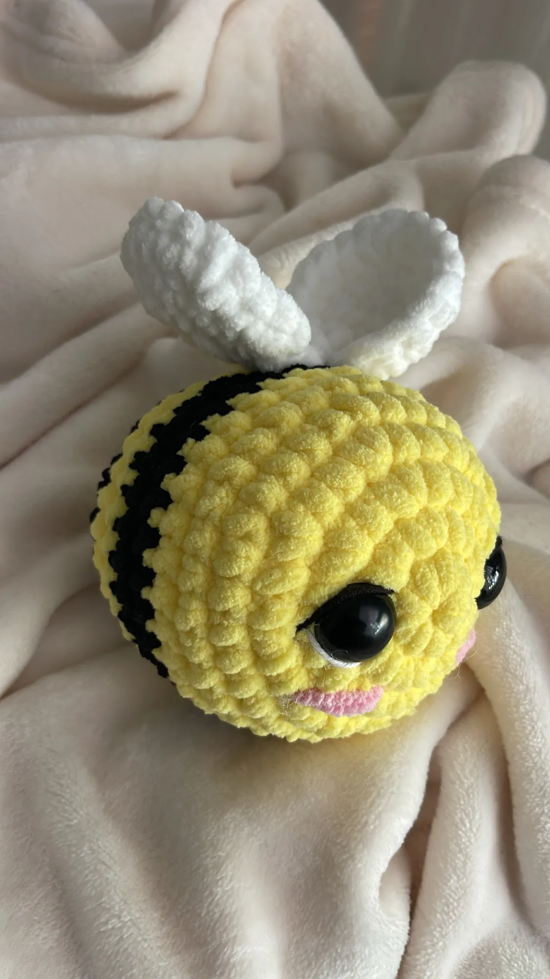 Abeja gigante 🐝 - Image 3