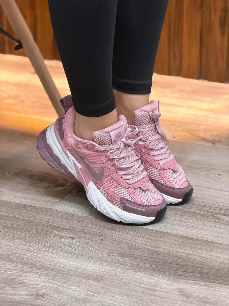 NIKE V2K - Image 1