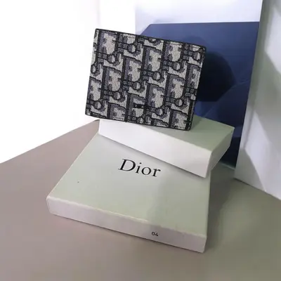 Billetera Dior estampada 