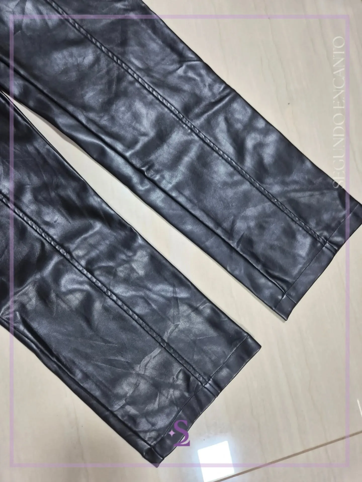 Pantalon stretch con acabado tipo cuero M - Image 3