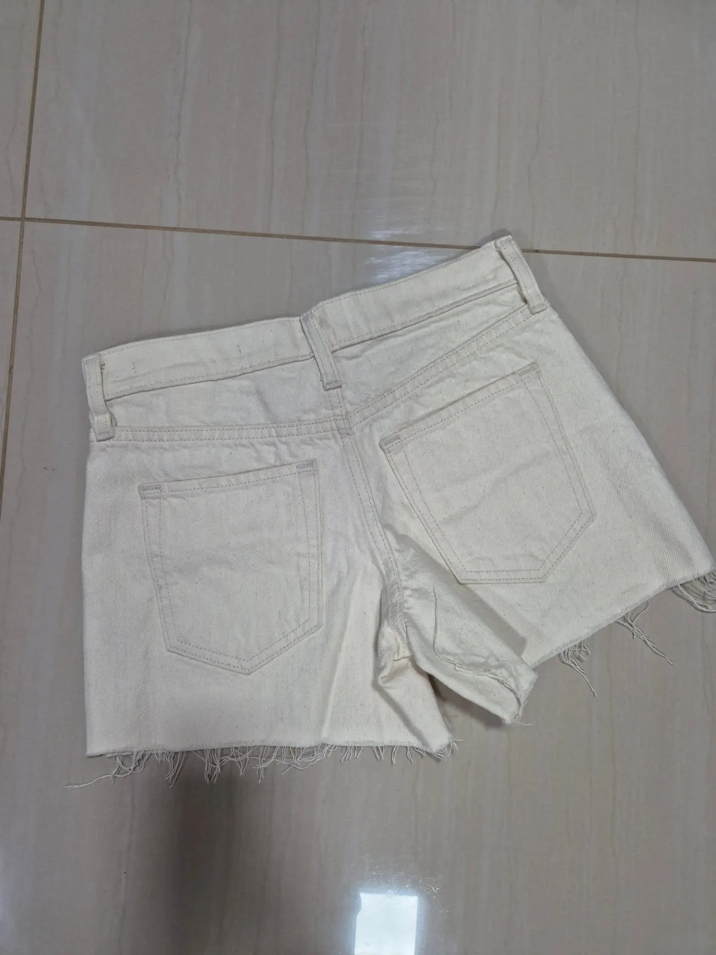 Short blanco Banana Republic talla 24 s - Image 4
