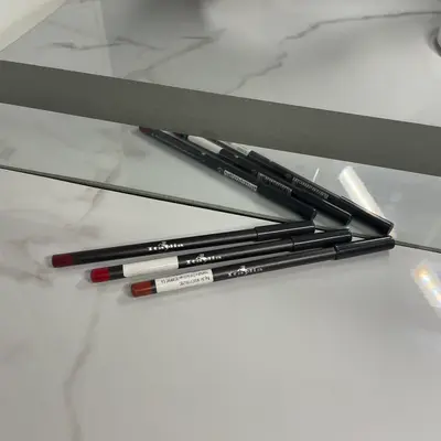Italia Deluxe Lip Liner