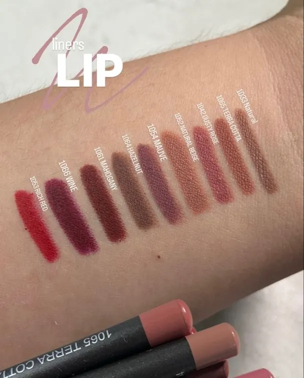 Italia Deluxe Lip Liner - Image 2