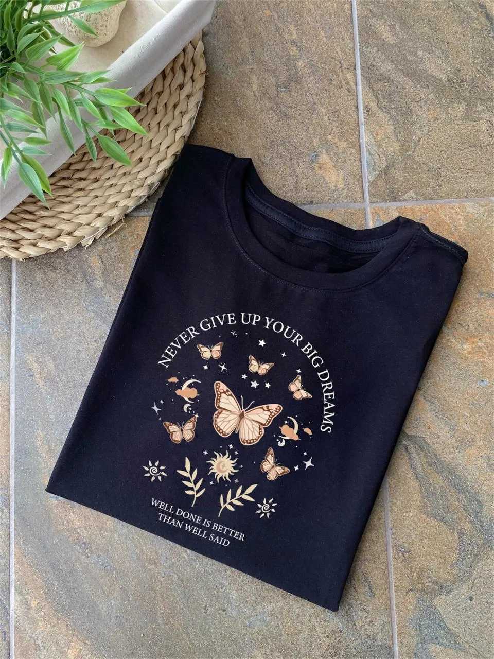 Mariposas crema - Image 1