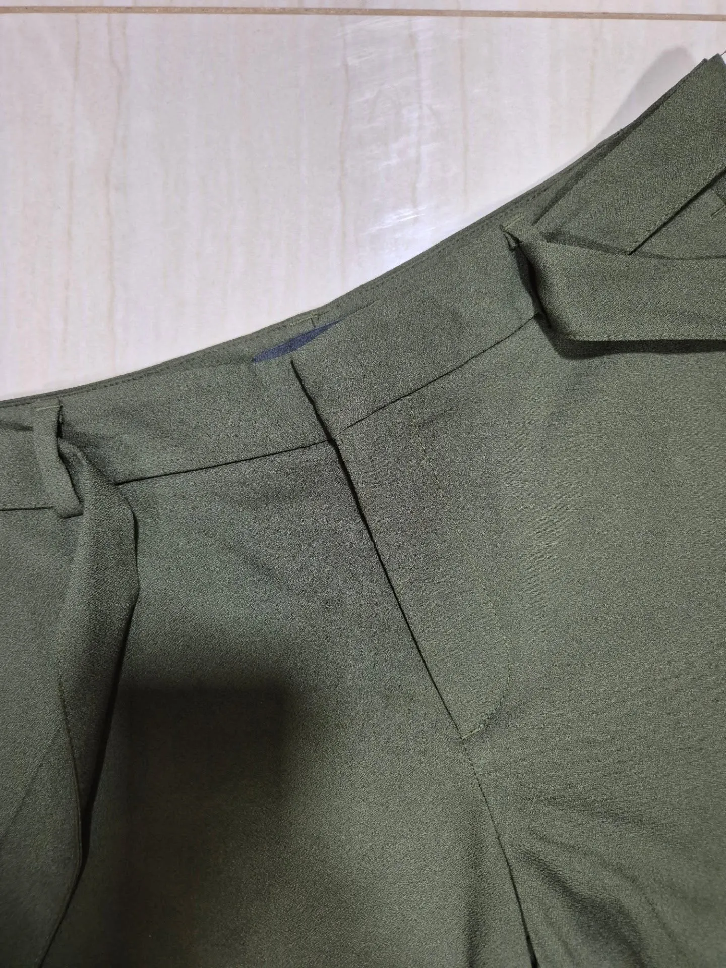 Short color verde con cinturon talla 4 M - Image 4