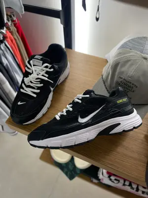 Nike Initiator