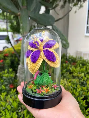 Lirio de Rapunzel con luces