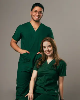 SCRUBS CUELLO  "V"