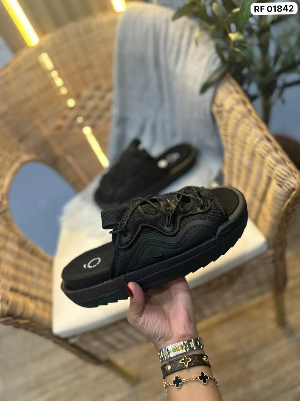 NIKE CHANCLAS - Image 1