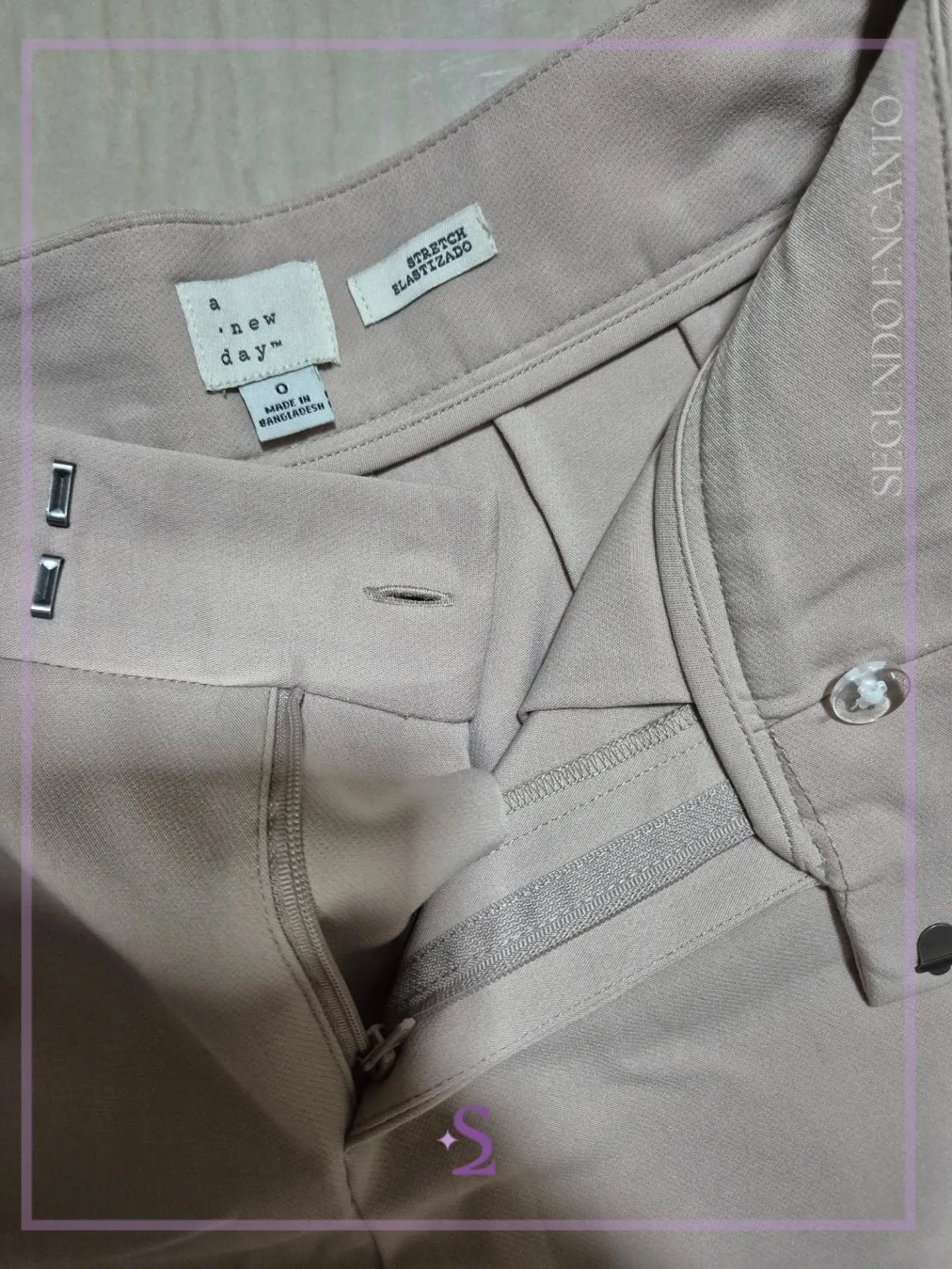 Short beige con bolsillos XS - Image 3