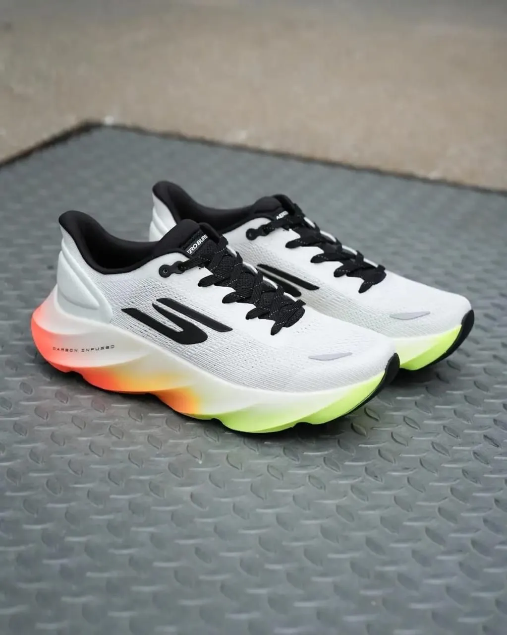 SKECHERS - Image 1