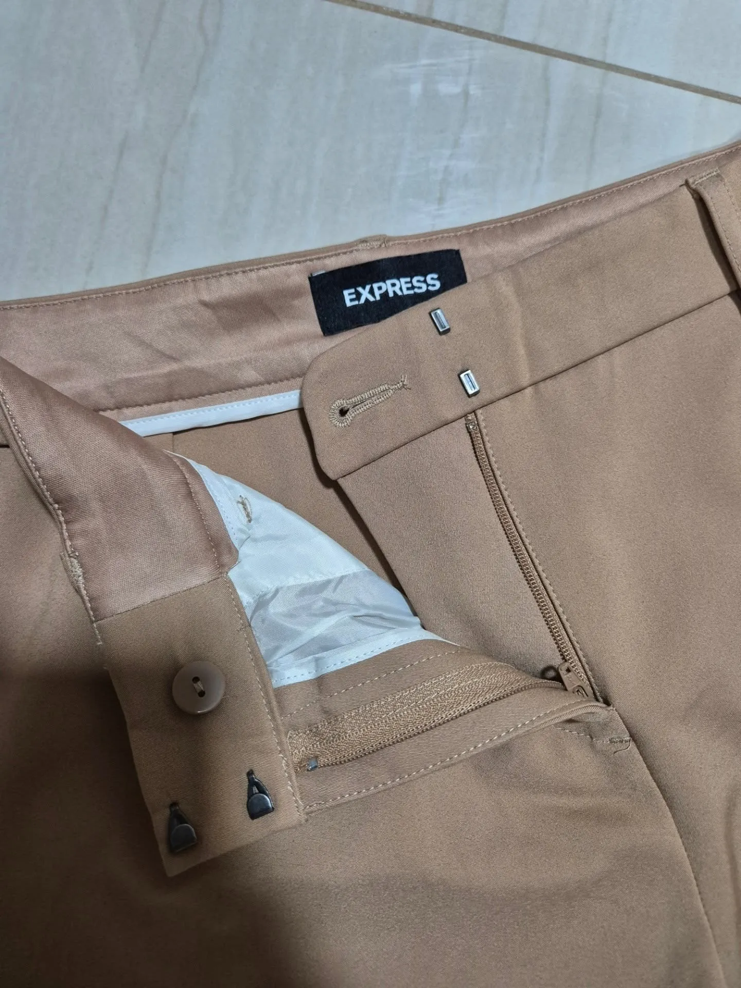 Short formal color camel talla 6 m - Image 4