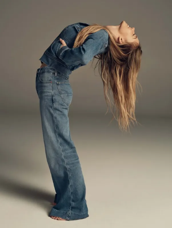 Has great jeans - Image 2