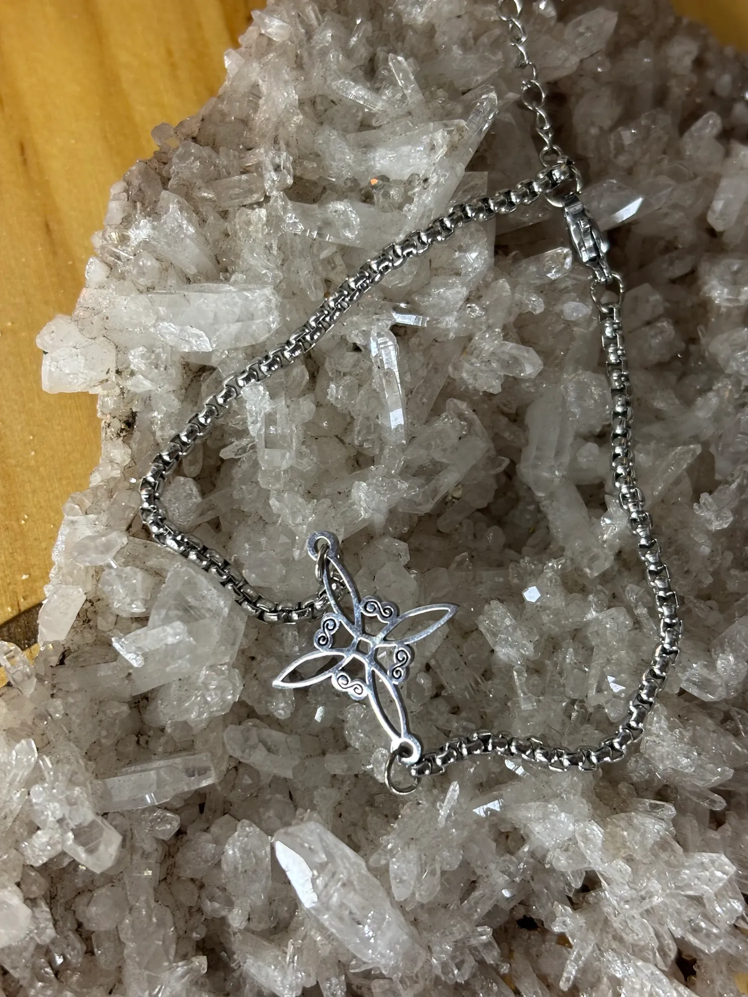 Pulsera Nudo de Bruja en acero, protección - Image 1