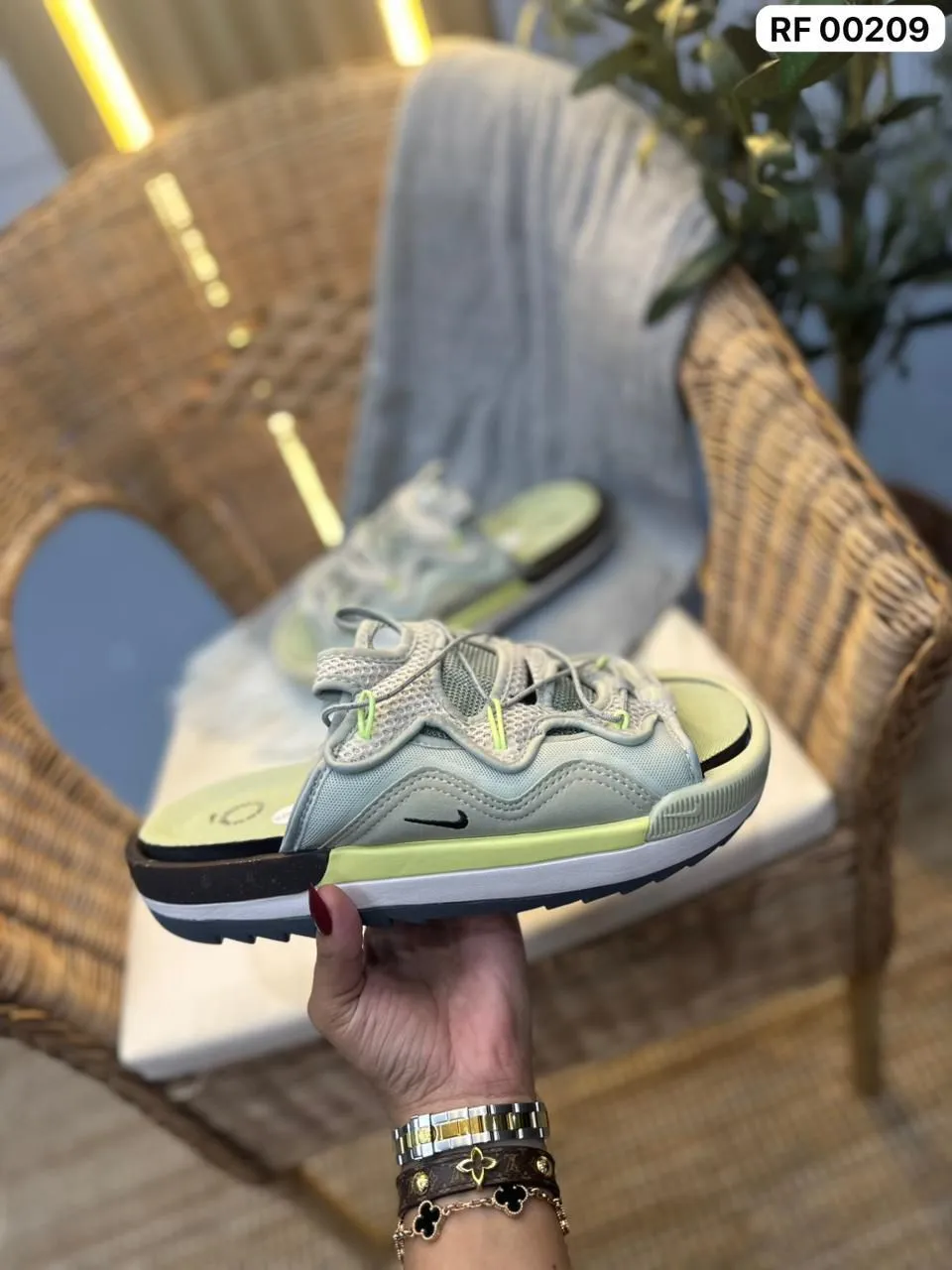 NIKE CHANCLAS - Image 3
