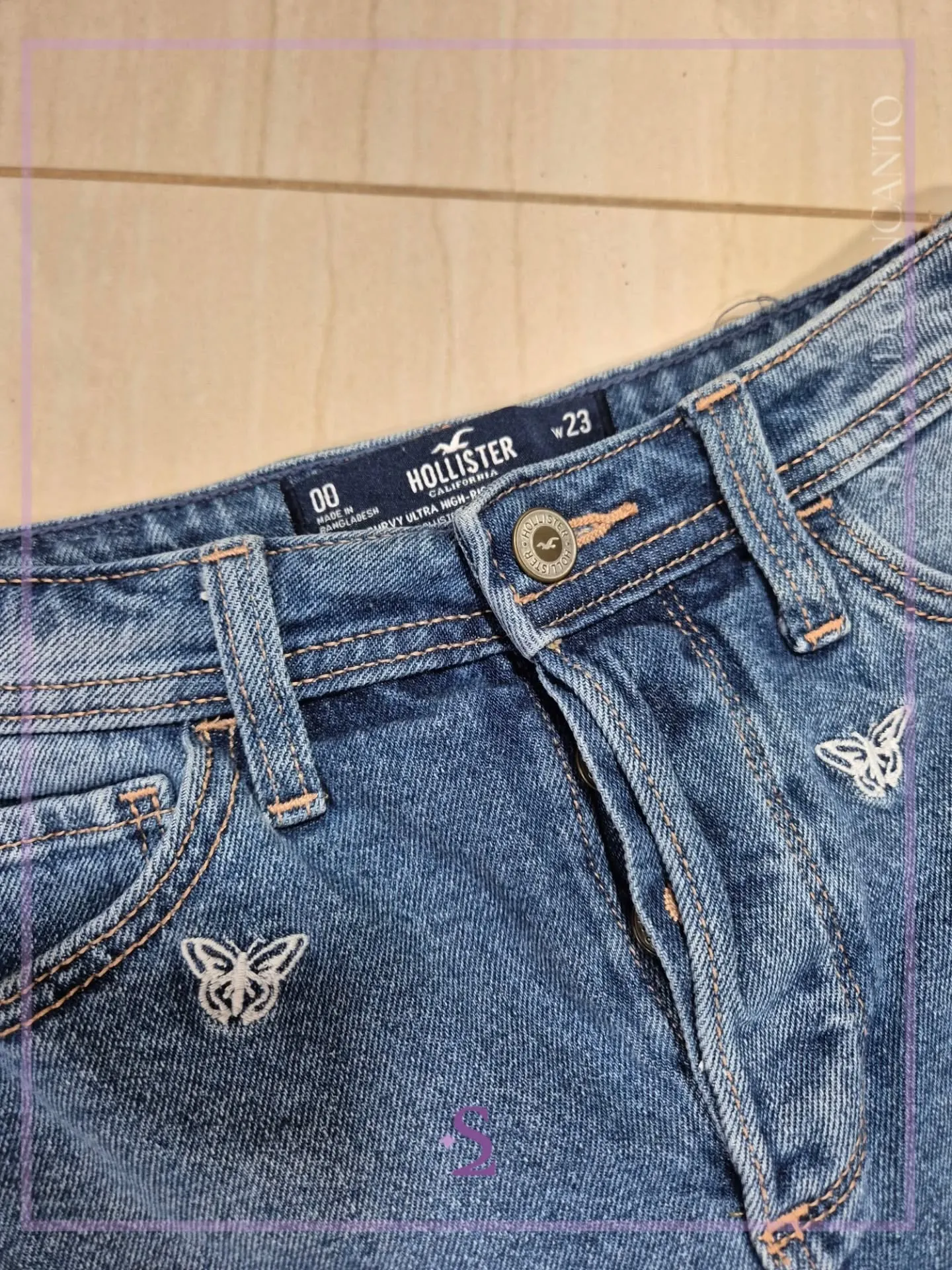 Short denim con mariposas bordadas w23 como XS - Image 4