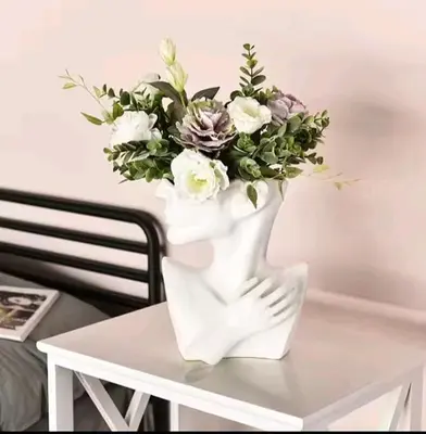 FLORERO ROSTRO DE MUJER DE COSTADO