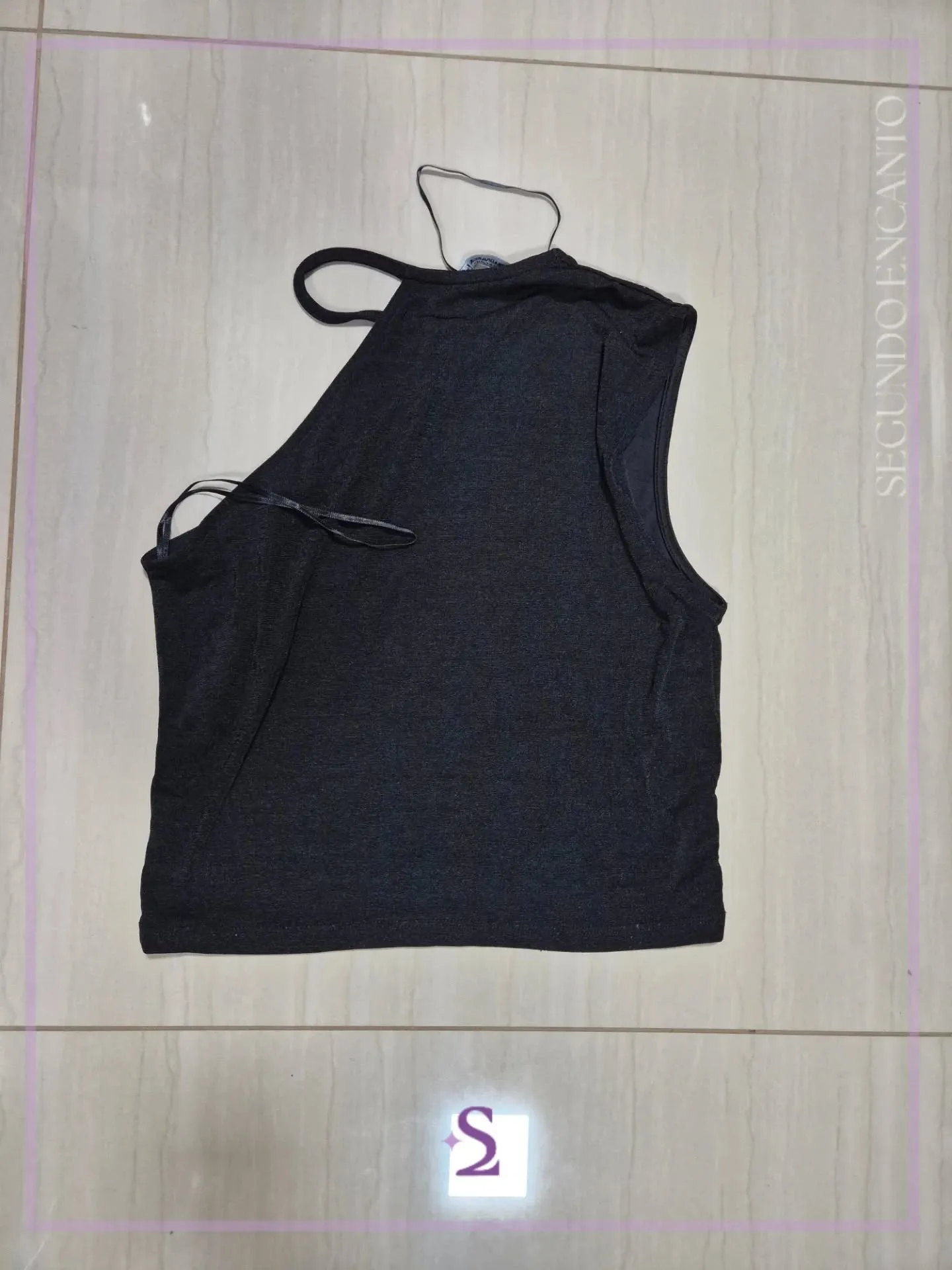 Crop top cuello asimetrico M - Image 2
