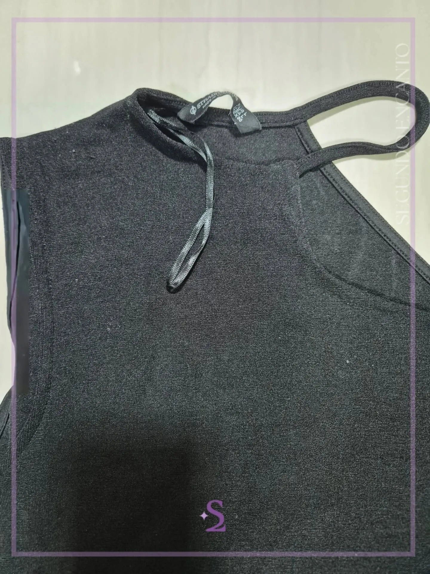 Crop top cuello asimetrico M - Image 3