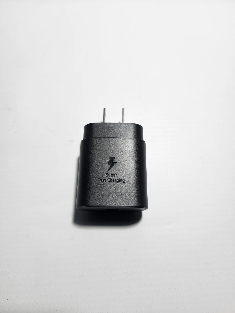 Cargador 25W Súper Rápido USB-C |Calidad Premium | Incluye Adaptador - Image 1