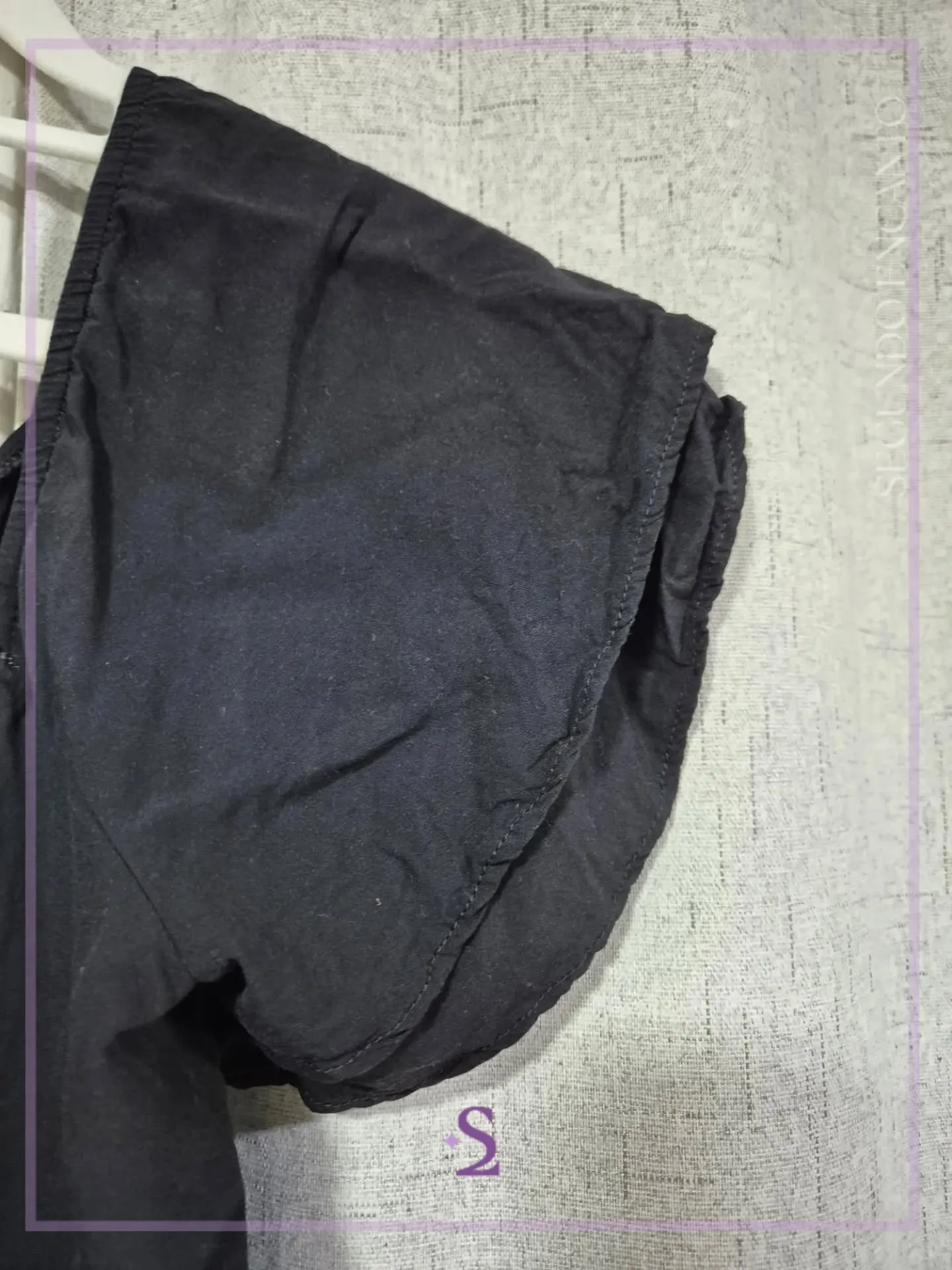 Blusa negra con escote M/L - Image 4