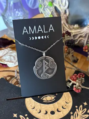 Collar Runa Berkana, Crecimiento y Renovación