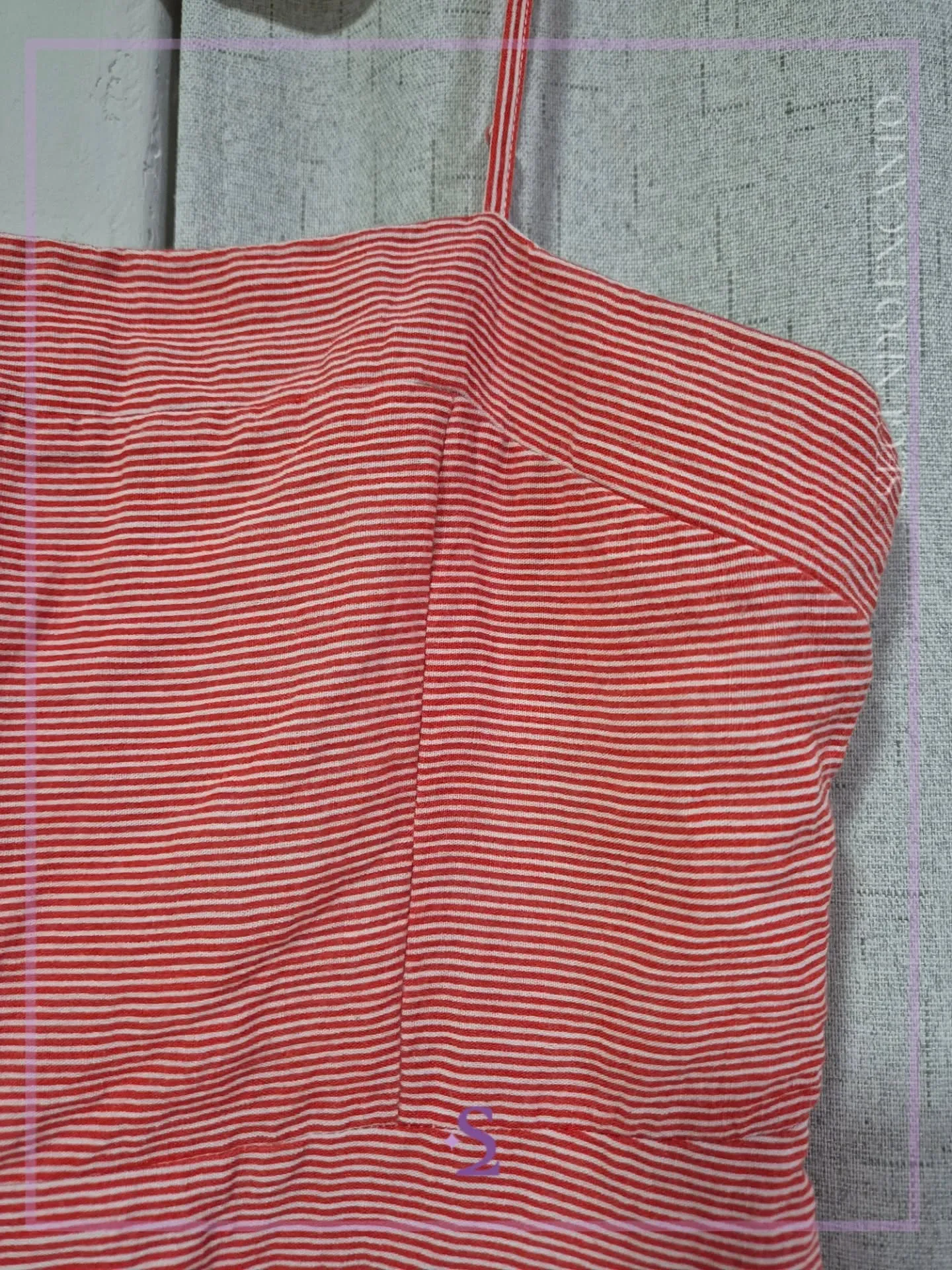 Enterizo rojo a rayas blancas L/M - Image 2