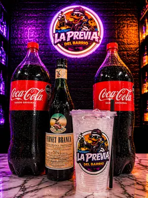 Fetnet Branca 750ml + 2 cocas de 2,25L