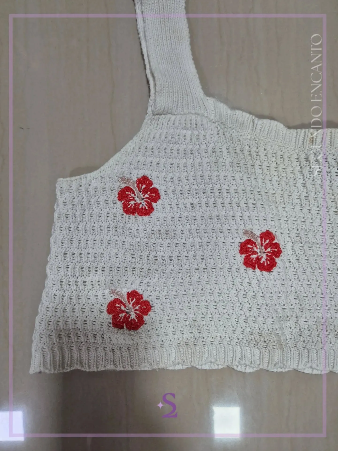 Crop top blanco tejido con flores L - Image 2