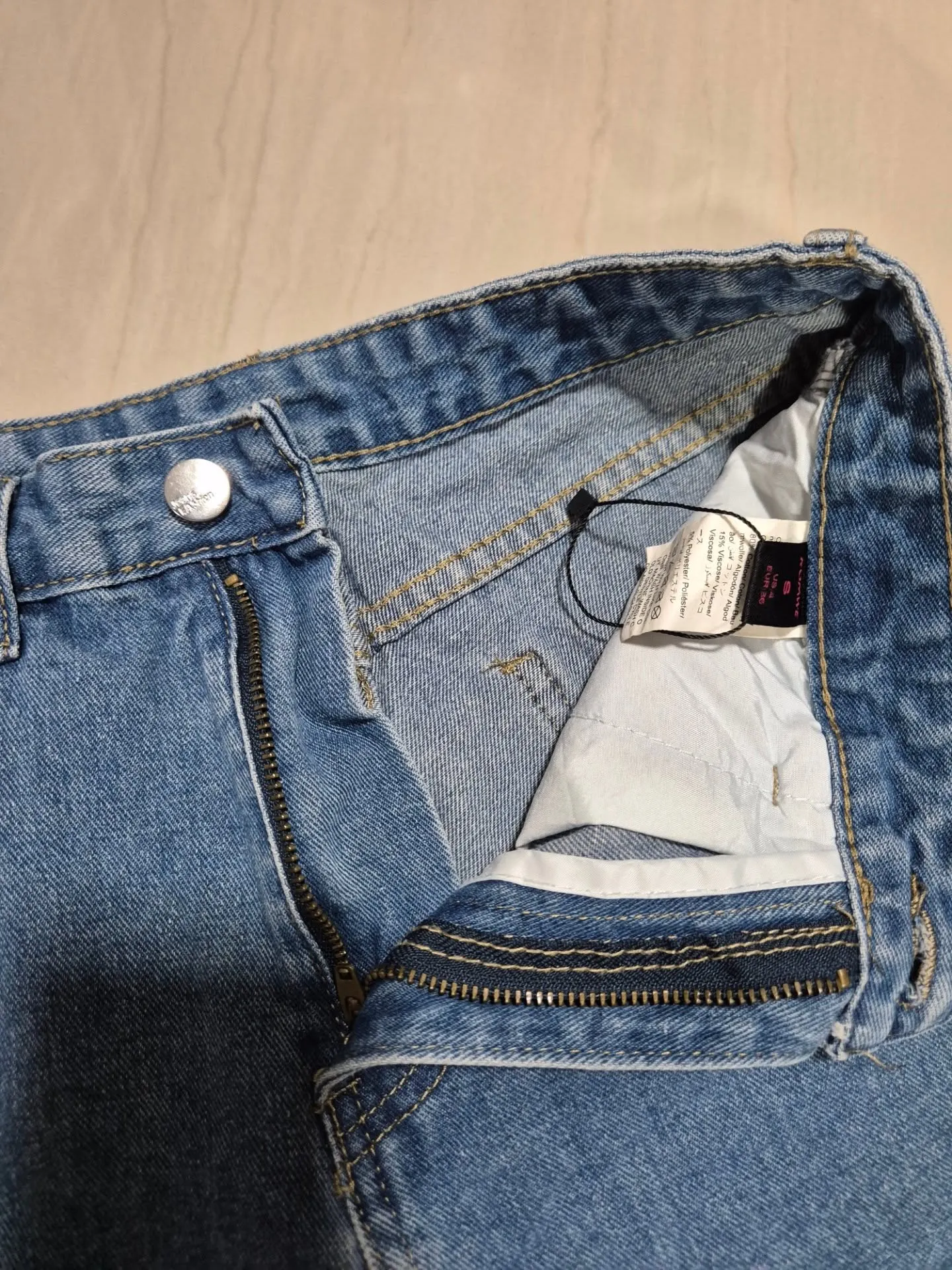 Short denim con estrellas en bolsillos S - Image 6