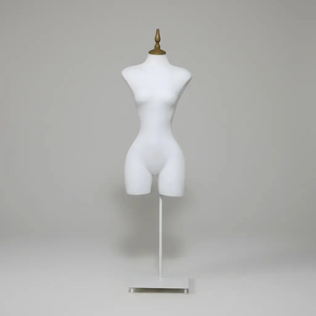 Maniquí Femenino 3/4 Tipo Buchón con Base Resistente | Negro/Blanco/Gris - Image 1