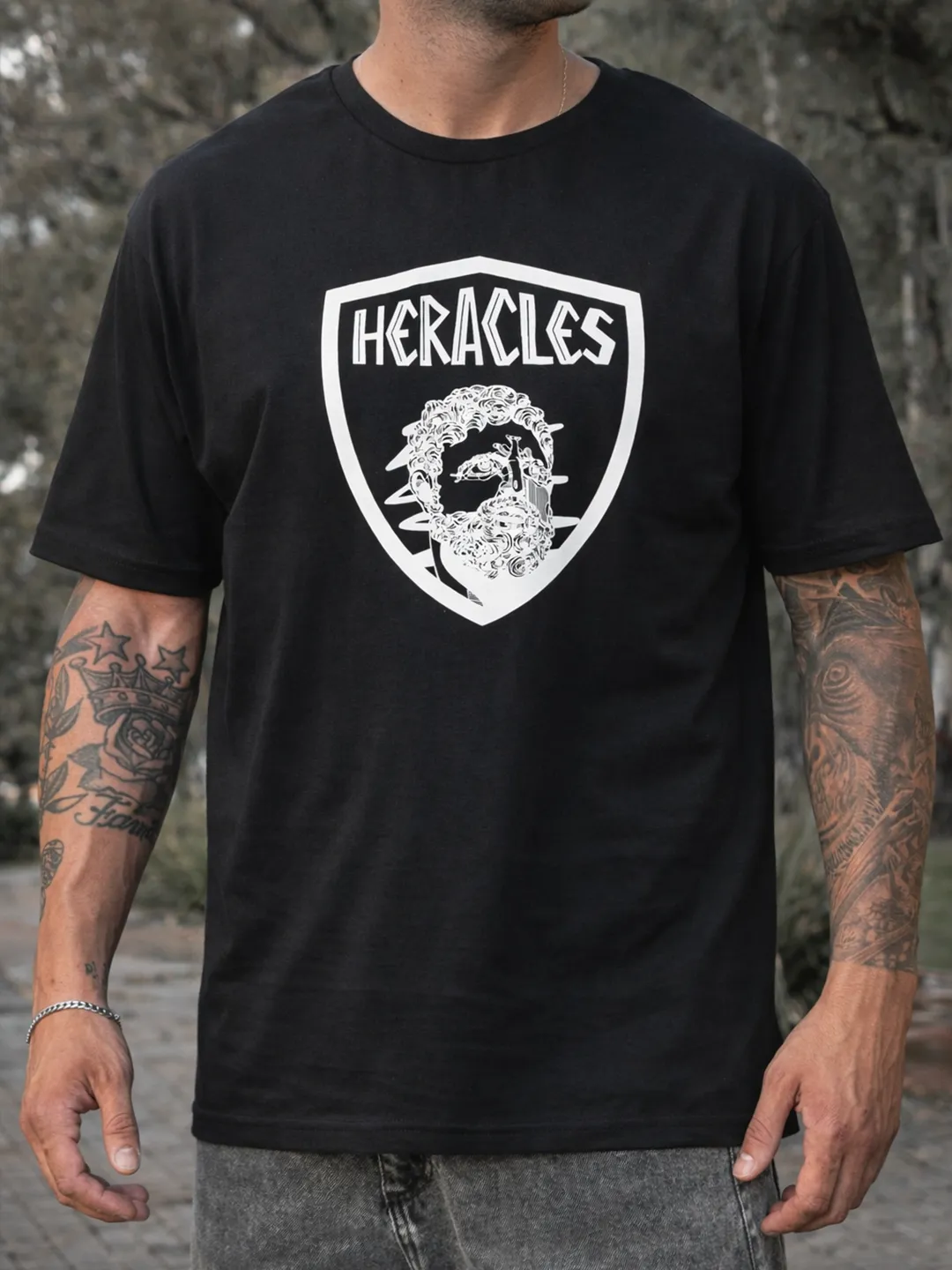 Remera de algodón con escudo - Image 1