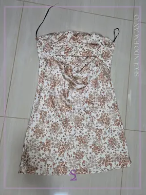 Vestido corto tipo satinado L