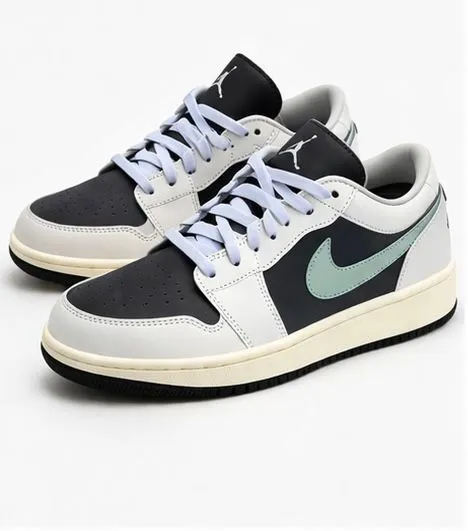 Air Jordan 1 - Image 1