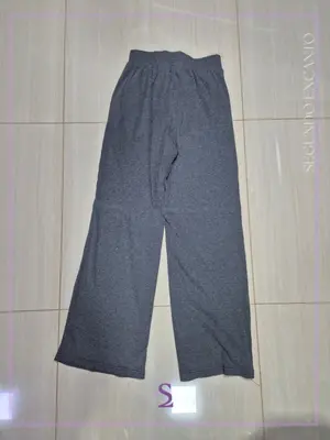 Pantalon gris grueso tipo pijama L/M