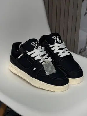 Louis Vuitton Trainer Sneaker "Black White"