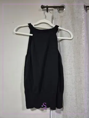Blusa negra cuello halter M