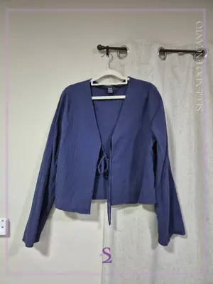Blusa manga larga azul con nudos delanteros L/M