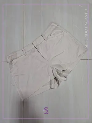 Short beige M