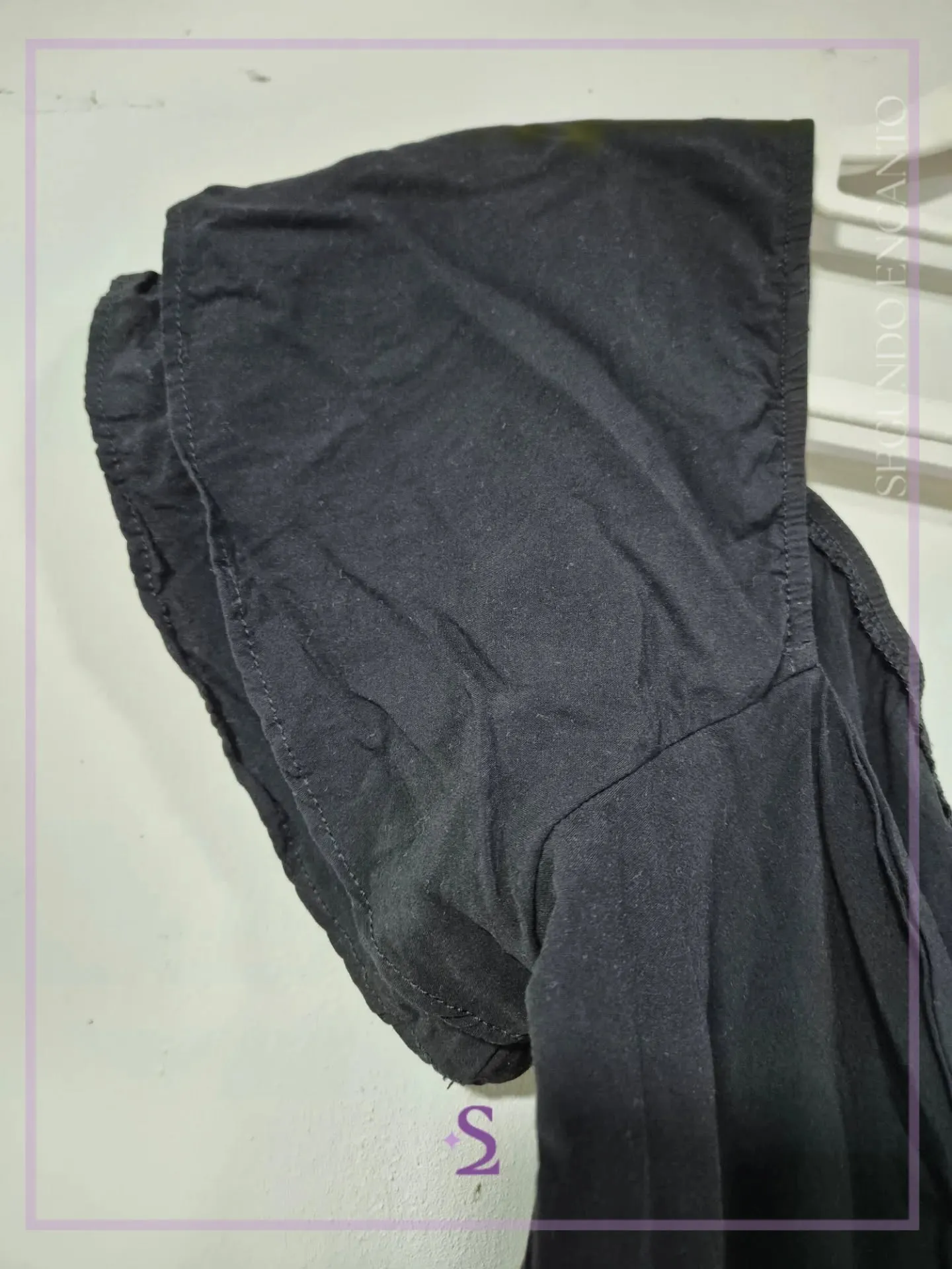 Blusa negra con escote M/L - Image 2