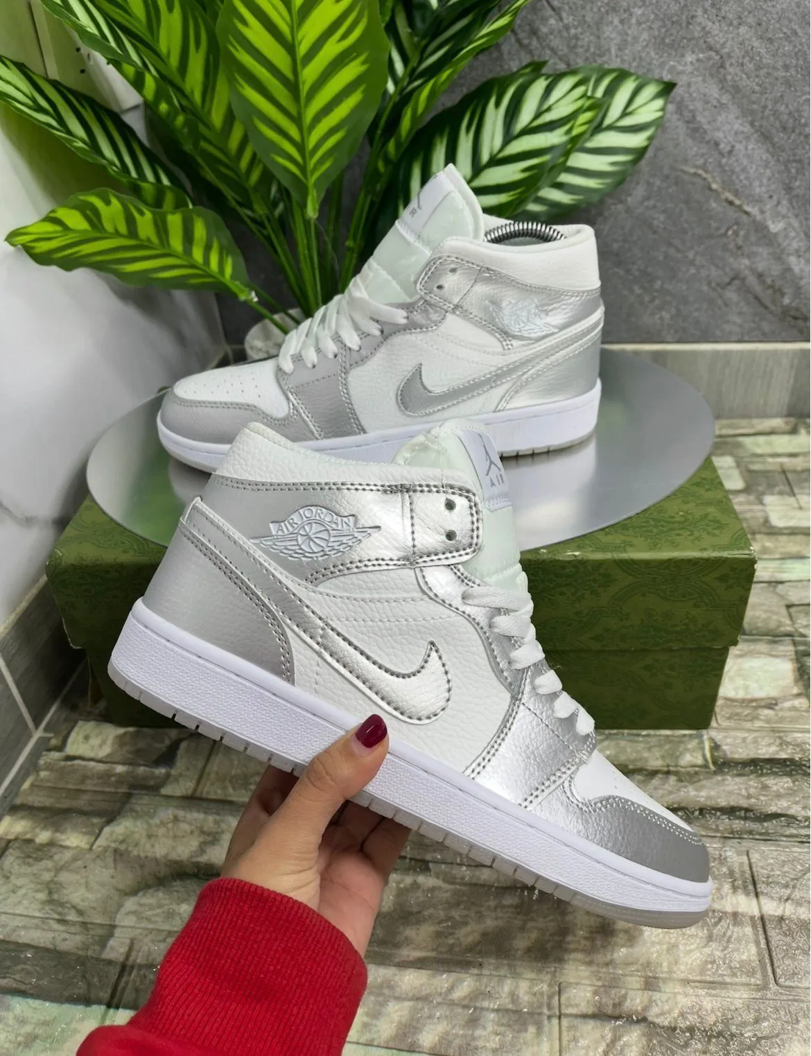 JORDAN RETRO 1 - Image 2